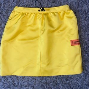 HERON PRESTON TECHNICAL SKIRT WITH ADJUSTABLE TAB